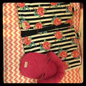 COPY - Car seat cover with newborn support.